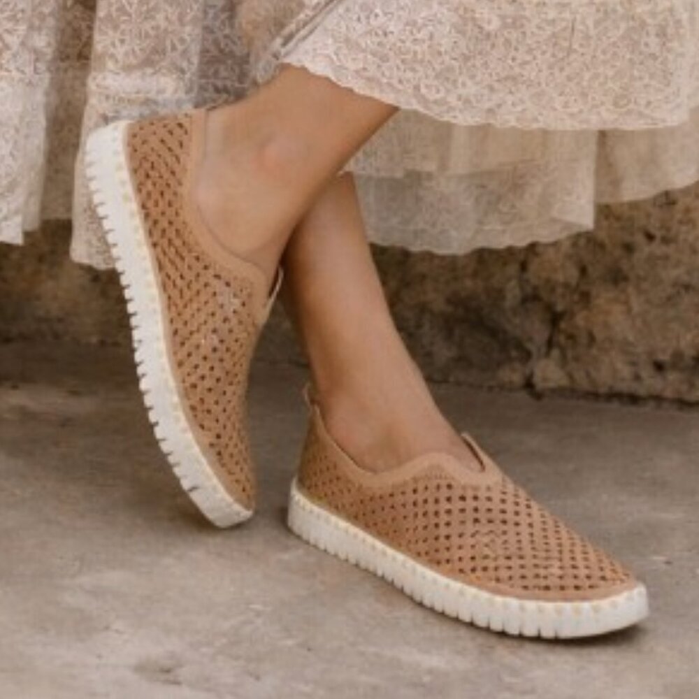Ilse Jacobsen Hornbaek Latte Laser Cut Tulip Platform Slip-On, SZ 39 (US 8.5-9)
